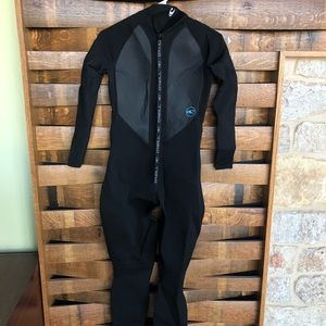 Women’s wet suit